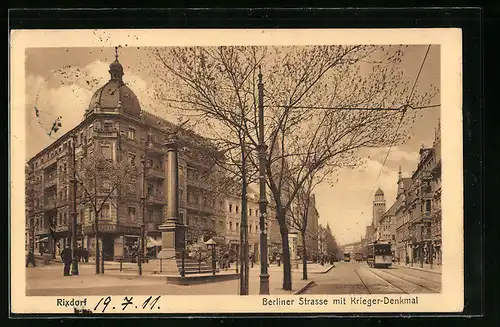 AK Berlin-Charlottenburg, Berliner Strasse mit Krieger-Denkmal