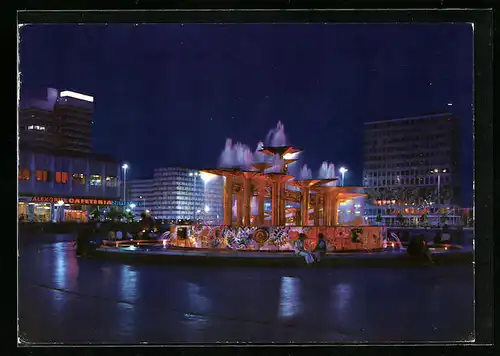 AK Berlin, Brunnen auf dem Alexanderplatz bei Nacht