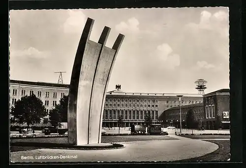 AK Berlin, Luftbrücken-Denkmal