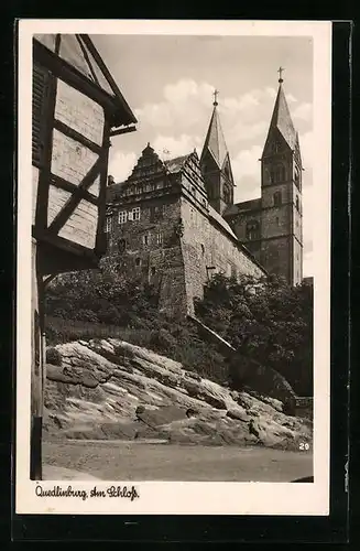 AK Quedlinburg, Blick von unten auf das Schloss