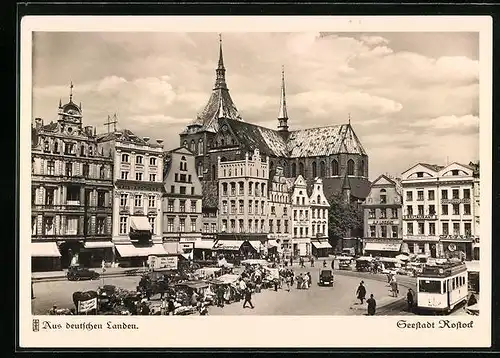 AK Rostock, Marktplatz mit Strassenbahn