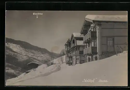 AK Saas, Gasthaus Waldhof mit Conters im Schnee