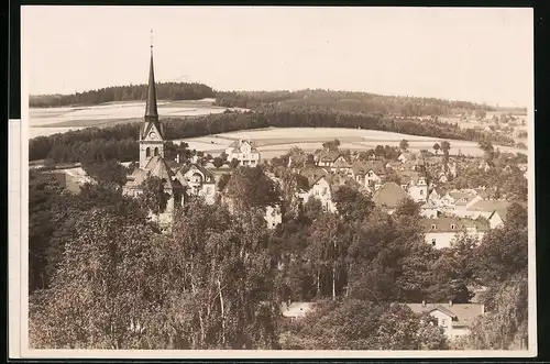 Fotografie Brück & Sohn Meissen, Ansicht Bad Elster, Blick auf den Ort mit Kirche