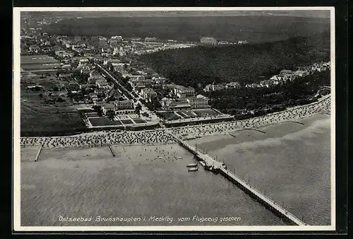 AK Brunshaupten /Mecklbg., Ortsansicht vom Flugzeug aus