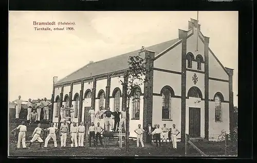 AK Bramstedt /Holstein, Turnhalle mit posierenden Turnern