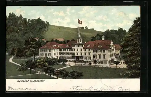 AK Weissbad, Kurhaus mit Flagge, Gesamtansicht