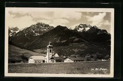 AK St. Peter, Partie mit Kirche und Gebirge im Hintergrund