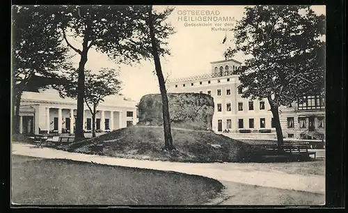 AK Heiligendamm / Ostseebad, Gedenkstein vor dem Kurhaus