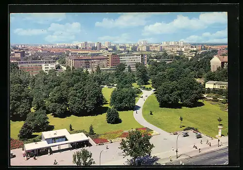 AK Berlin-Spandau, Rathausvorplatz mit Blick zum Falkenhagener Feld