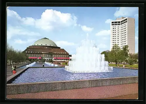 AK Hannover, Blick auf das Hotel Am Stadtpark und die Stadthalle mit Wasserspielen