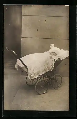 AK Baby im Kinderwagen