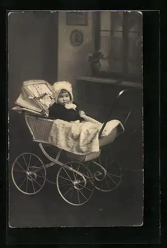 AK Kleinkind im Kinderwagen