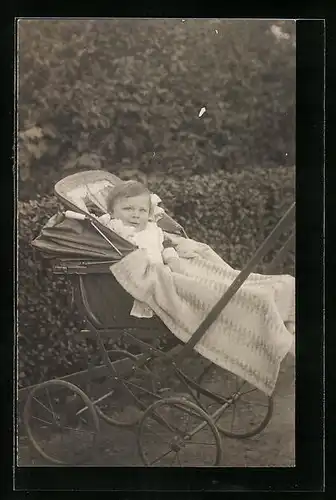 AK Kleinkind im Kinderwagen