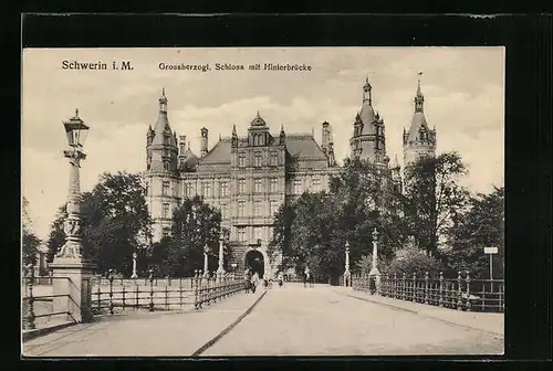 AK Schwerin i. M., Grossherzogl. Schloss mit Hinterbrücke