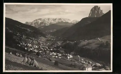 AK St. Ulrich im Grödner Tal, Totalansicht aus der Vogelschau