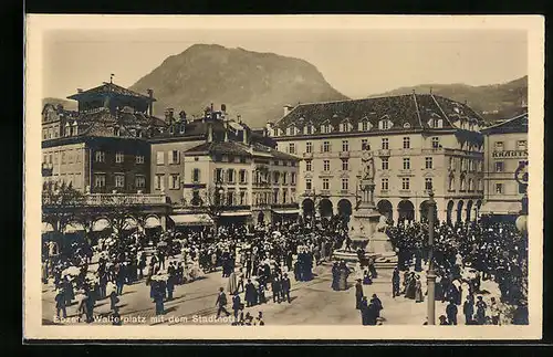 AK Bozen, Walterplatz mit dem Stadthotel