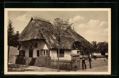 AK Dierhagen i. M., Strassenpartie mit Gebäudeansicht