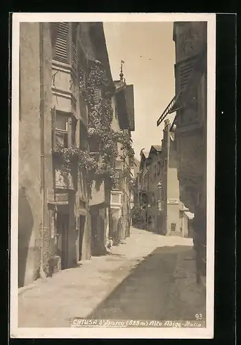 AK Chiusa D`Isarco, Ortsansicht einer schmalen Gasse