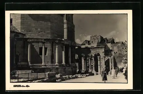 AK Split, Blick auf historische Gemäuer