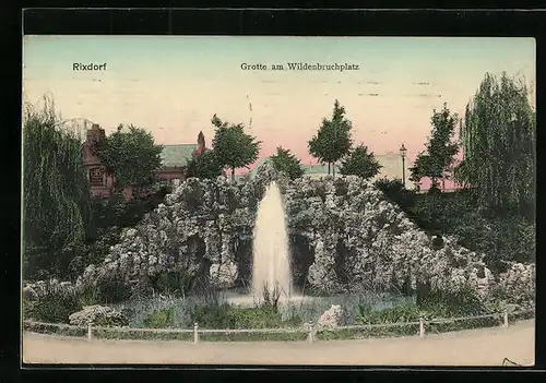 AK Berlin-Rixdorf, Grotte am Wildenbruchplatz mit Fontäne