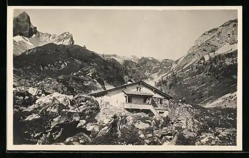 AK Lenk, Sennhütte auf Steinen-Iffigenalp aus der Vogelschau
