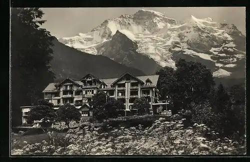 AK Wengen, Hotel Kurhaus mit Jungfrau im Hintergrund