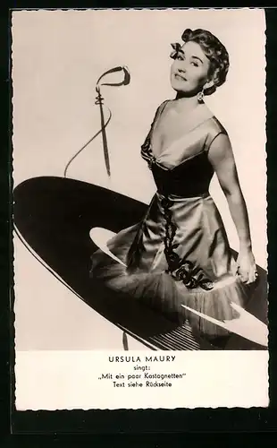 AK Musikerin Ursula Maury singt: Mit ein paar Kastagnetten