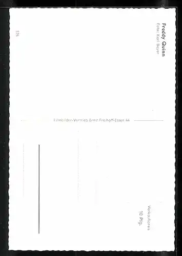 AK Musiker Freddy Quinn im karierten Hemd mit Gitarre