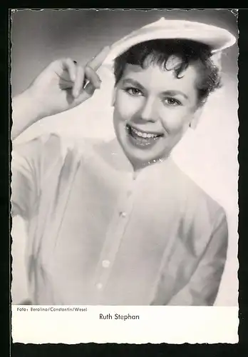 AK Musikerin Ruth Stephan in schwarzweiss fotografiert