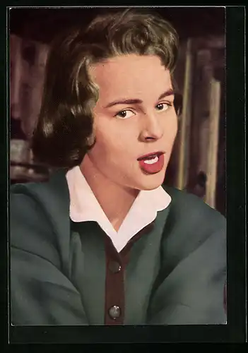 AK Musikerin Conny Froboess mit Lippenstift