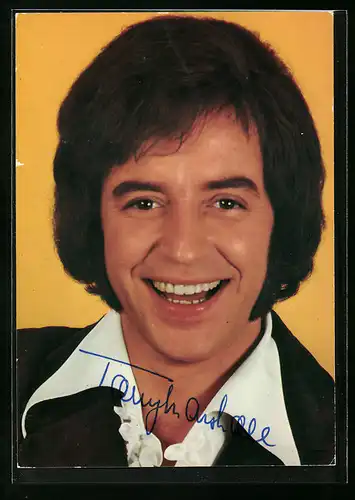 AK Musiker Tony Marshall mit strahlendem Lächeln