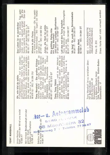 AK Musiker Tony Marshall mit strahlendem Lächeln