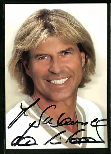 AK Musiker Hansi Hinterseer mit einem strahlenden Lächeln