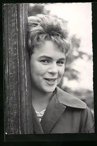 AK Musiker Conny Froboess mit freundlichem Lächeln