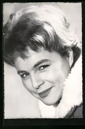 AK Musikerin Conny Froboess von der Seite