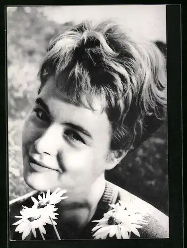 AK Musikerin Conny Froboess in schwarzweiss fotografiert