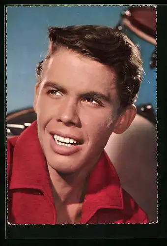 AK Musiker Peter Kraus im roten Händen