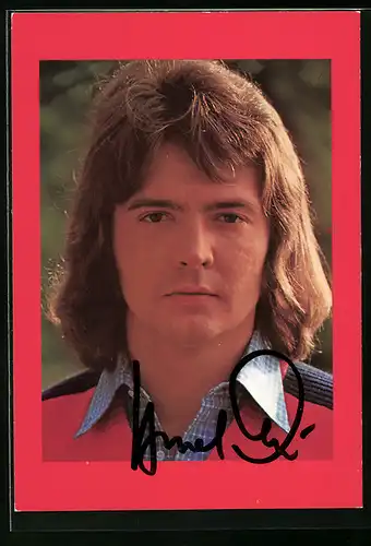 AK Musiker Bernd Clüver mit ernstem Blick