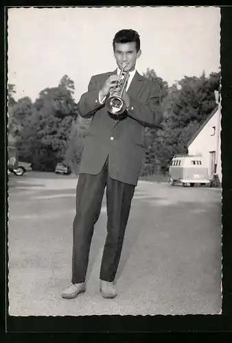 AK Musiker Peter Beil mit Trompete