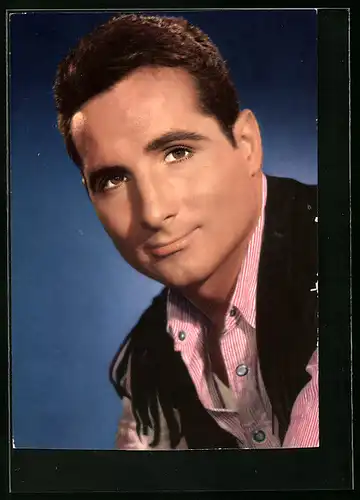 AK Musiker Freddy Quinn in einer Weste