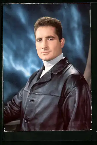 AK Musiker Freddy Quinn in einer Lederjacke