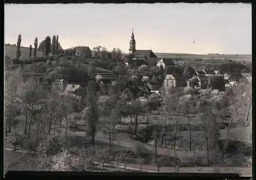 Fotografie Brück & Sohn Meissen, Ansicht Zehren, Blick auf den Ort mit Kirche und Wohnhäusern