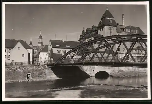 Fotografie Brück & Sohn Meissen, Ansicht Rosswein, Partie an der Brücke mit Blick auf die Stadtmühle
