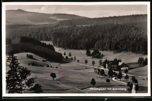 Fotografie Brück & Sohn Meissen, Ansicht Auersberg, Blick in den Höllengrund mit Wohnhaus und Blick zum Auersberg