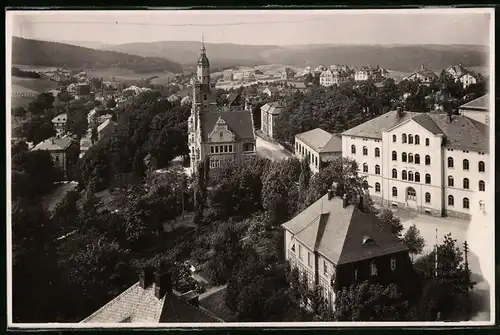 Fotografie Brück & Sohn Meissen, Ansicht Eibenstock i. Erzg., Partie am Rathaus mit Blick über die Stadt