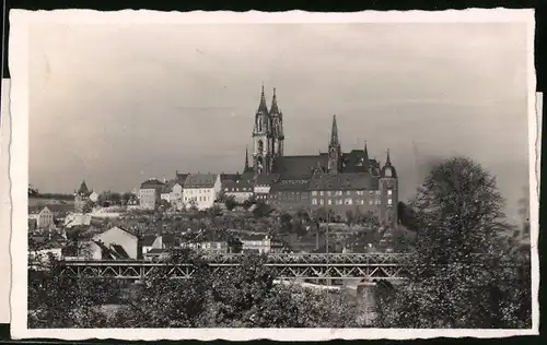 Fotografie Brück & Sohn Meissen, Ansicht Meissen i. Sa., Blick zur Stadt mit Albrechtsburg und Dom