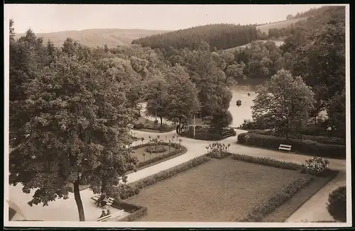 Fotografie Brück & Sohn Meissen, Ansicht Bad Elster, Blick vom Kurhaus in den Rosengarten