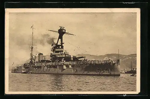 AK Französisches Kriegsschiff Le Provence sticht in See