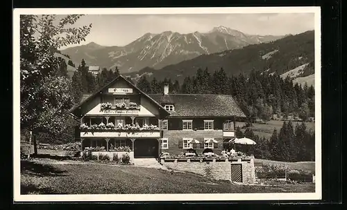 AK Riezlern-Schwende /Kleinwalsertal, Gasthaus-Café-Pension Bergblick mit Alpenpanorama