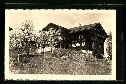 AK Hirschegg, Haus Sonnenberg mit blühenden Bäumen